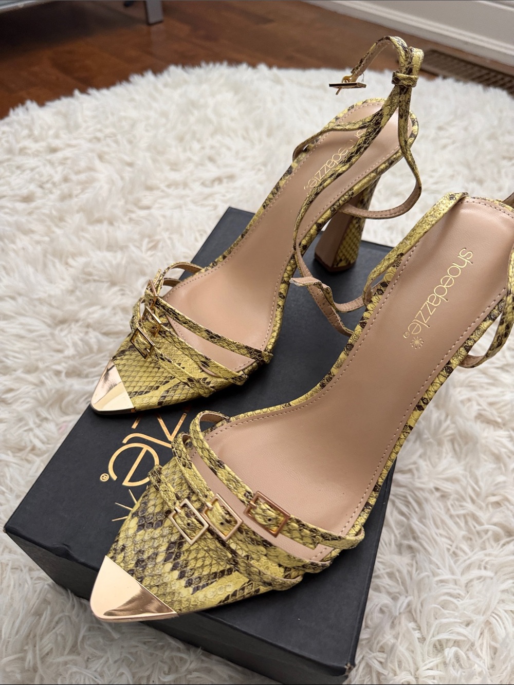 NWT Shoe Dazzle Yellow Snake-Print Pointed Toe Ankle-Strap Heels with Gold Cap